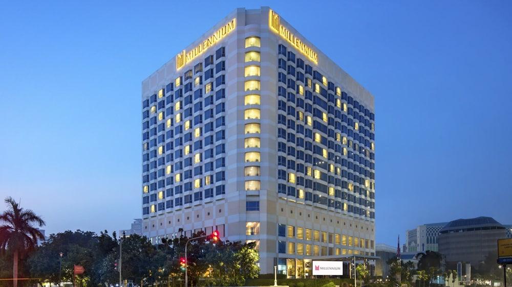 Millennium Hotel Sirih Джакарта Екстериор снимка