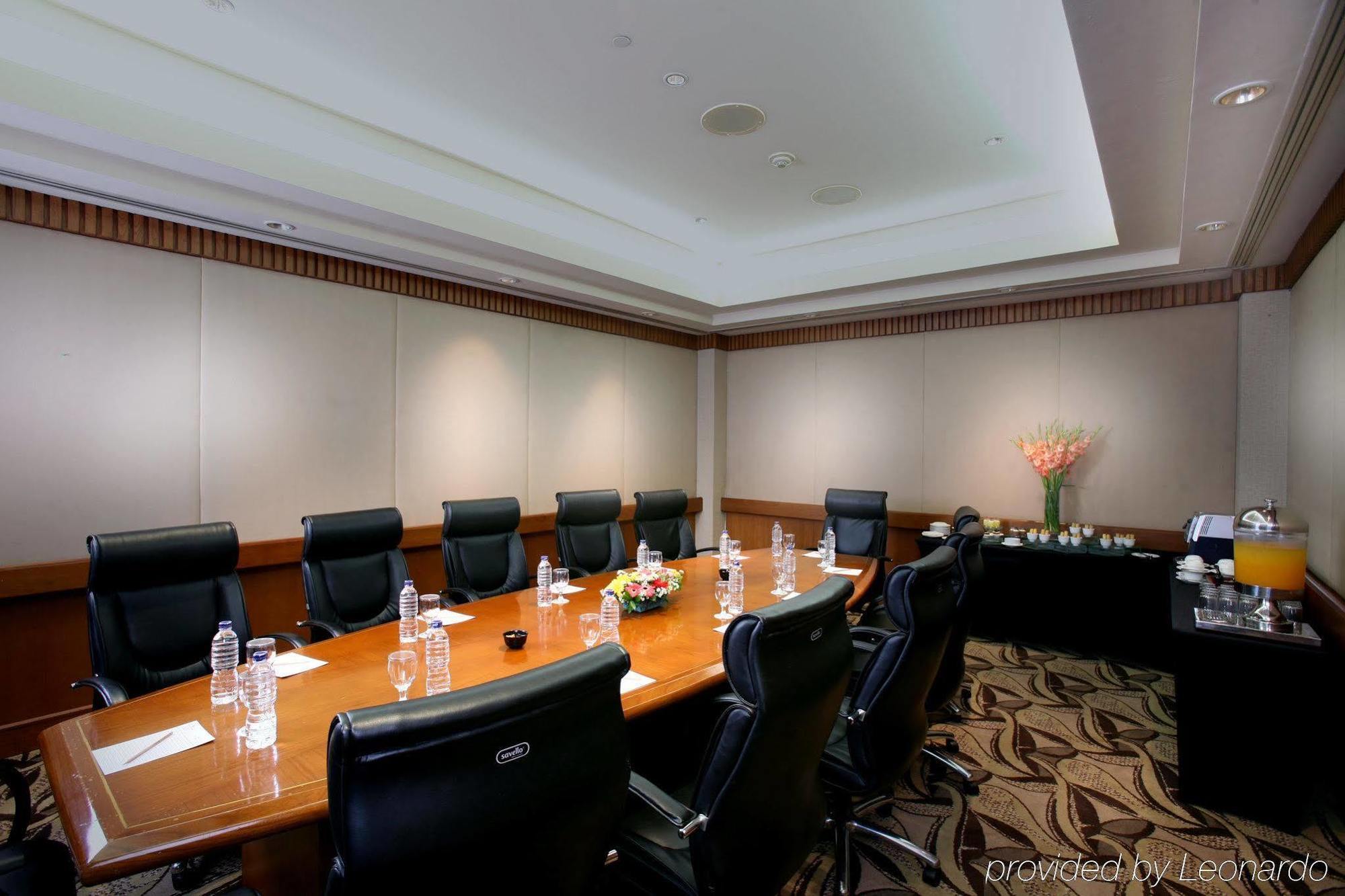 Millennium Hotel Sirih Джакарта Екстериор снимка